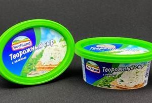 Сыр творожный Хохланд с зеленью, ванн., 220 гр, шт. (М)