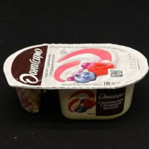 Йогурт Даниссимо густой, Фантазия Ягодные шарики 6,9%, 105 гр, шт (М)