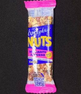 Батончик Ореховый EVERYDAY NUTS Миндаль-Клюква 50 г.
